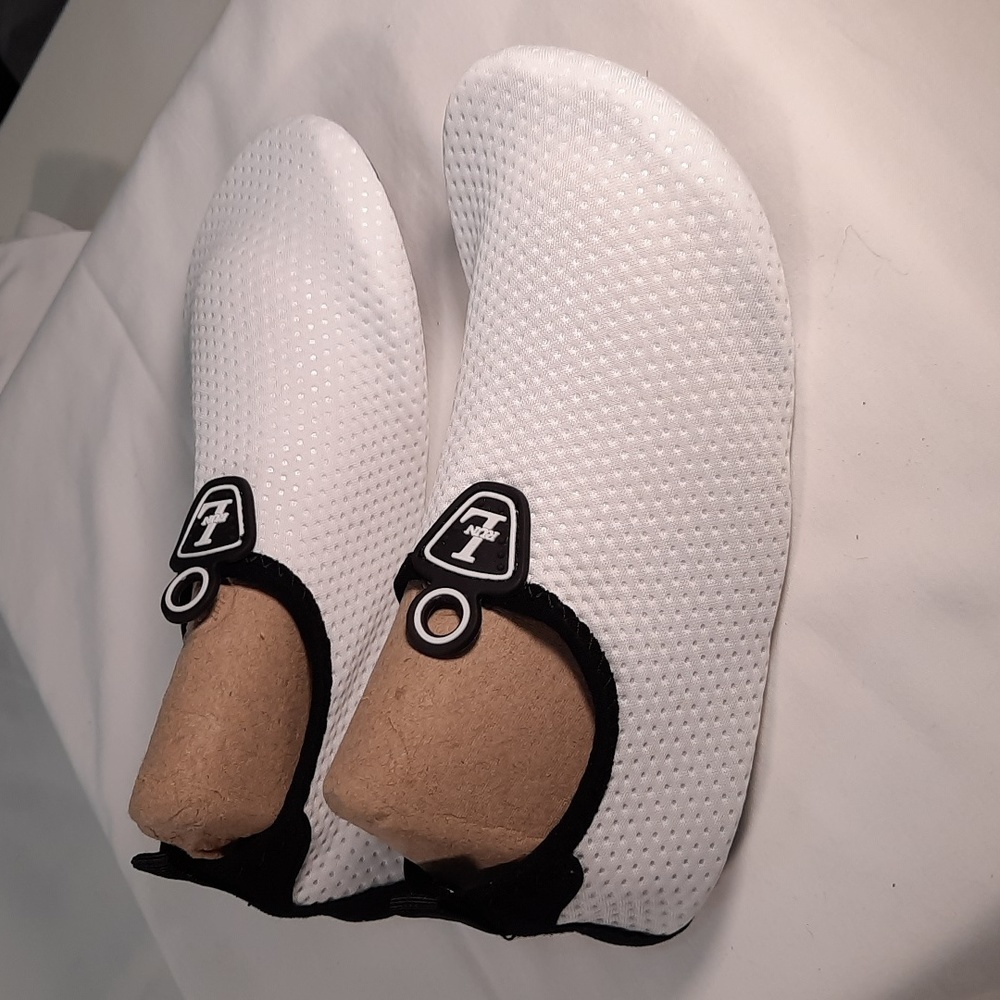 L Run Water Shoes - Size 4.5 to 5.5 - New - Picture 4 of 6